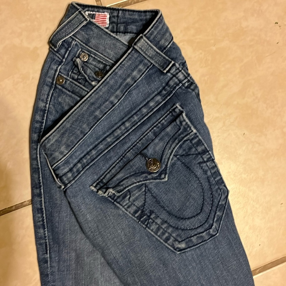 True religion jeans 32 waist. 32 inseam. Cute!